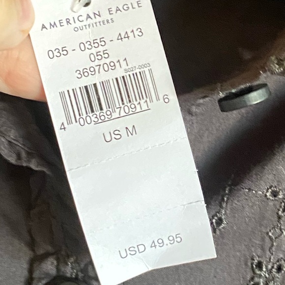 Women’s American Eagle Button Front Eyelet Top M NWT - Picture 3 of 3